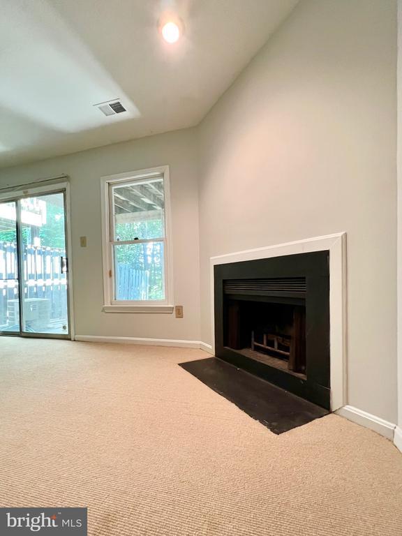 Building Photo - 10611 Pine Haven Terrace