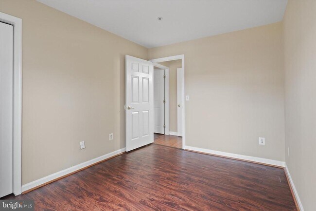 Building Photo - 8058 Lisle Dr