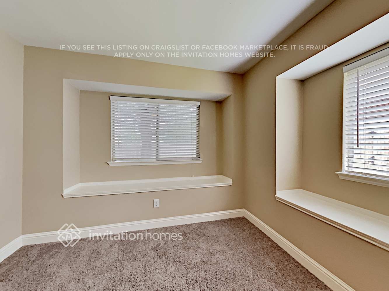 Building Photo - 921 Mockingbird Dr