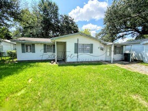 Building Photo - Affordable 2-Bedroom Home in Central Lake ...