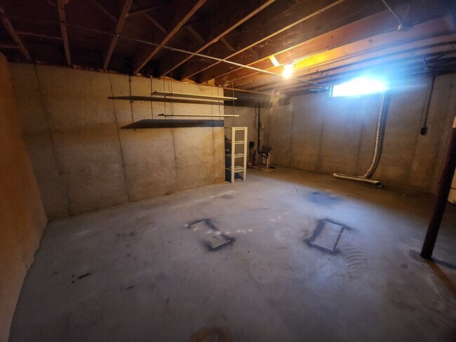 Building Photo - 1129 Primrose Ct