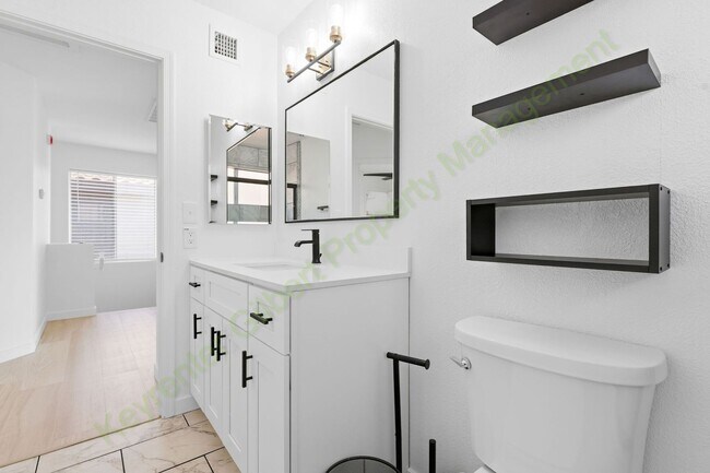 Building Photo - Remodeled Alta Mesa Golf Course Home with Private Balcony and Putting Green