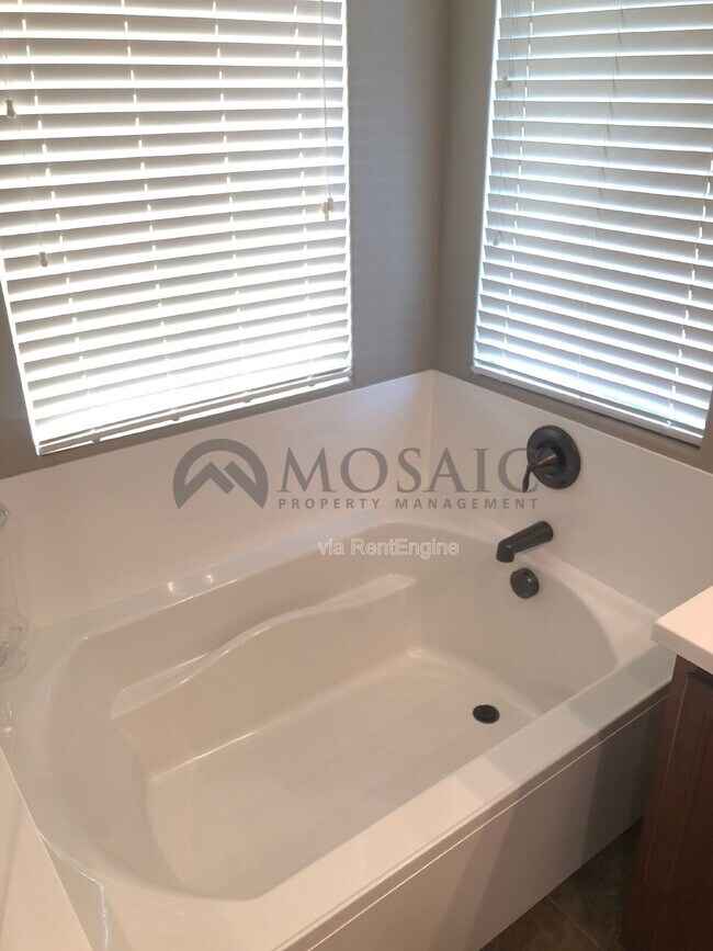 Building Photo - 3717 E Galveston St