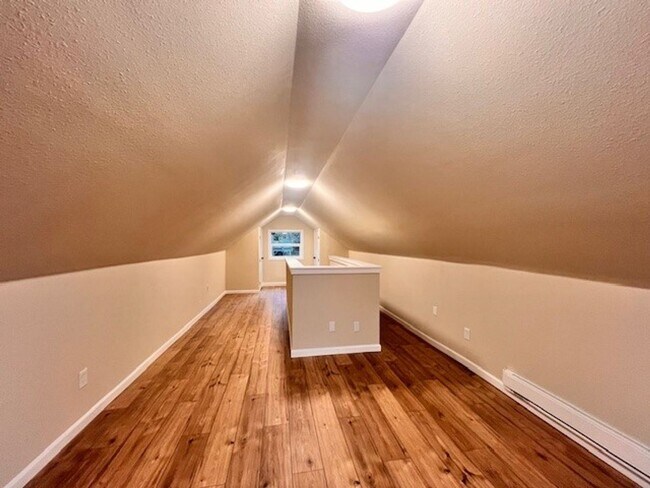 Building Photo - 2167