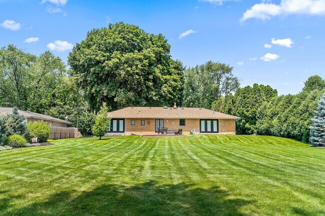 Building Photo - 1037 N Harrison St