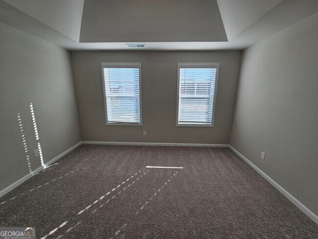 Building Photo - 4 Silver Ln