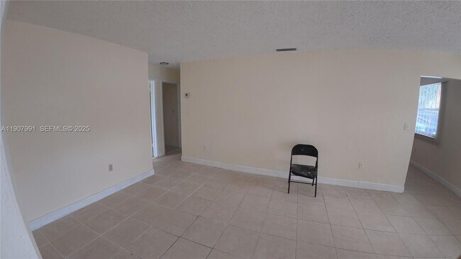 Building Photo - 15812 NW 39th Ct