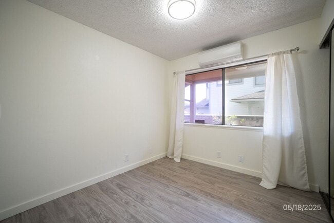 Building Photo - 3 BD/2 BA Home in Mililani with Garage (Av...