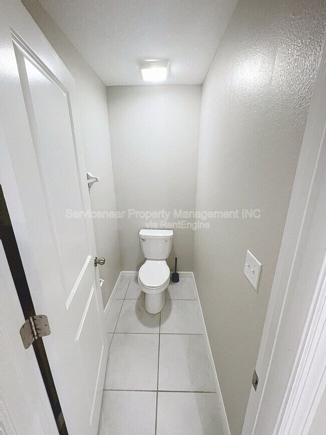 Building Photo - 10344 Alder Green Dr