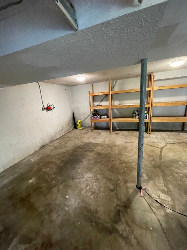 Building Photo - 7604 NW 76 Way