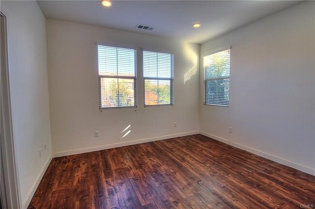 Building Photo - 125 Wild Rose