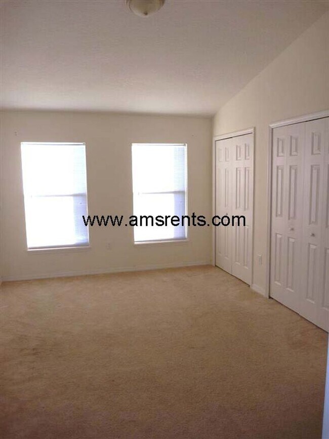 Building Photo - Albatross Dr-539