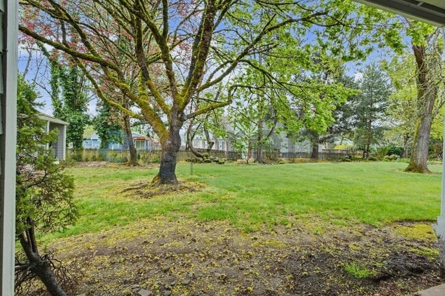 Building Photo - 2742 SE 138th Ave