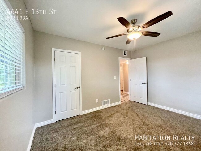 Building Photo - Beautifully Renovated 3/2 Home with 1/1 Gu...