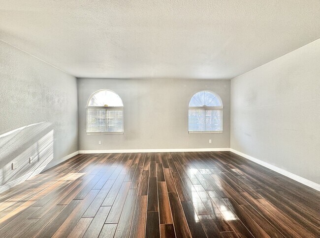 Building Photo - 9325 W Desert Inn Rd