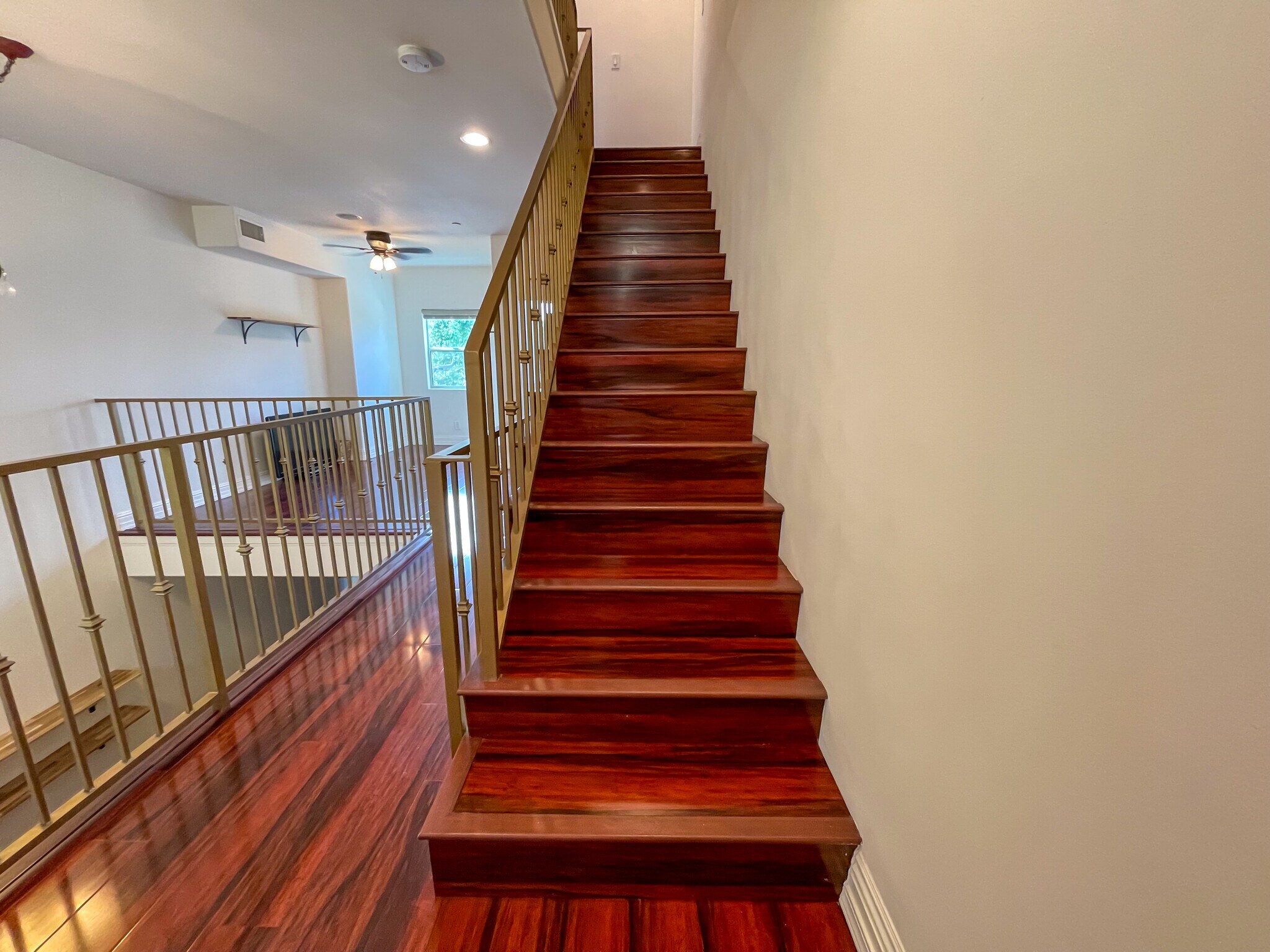 Building Photo - 2027 Beloit Ave