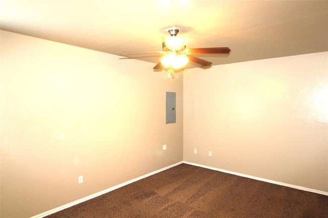 Building Photo - 4508 SE 77th St