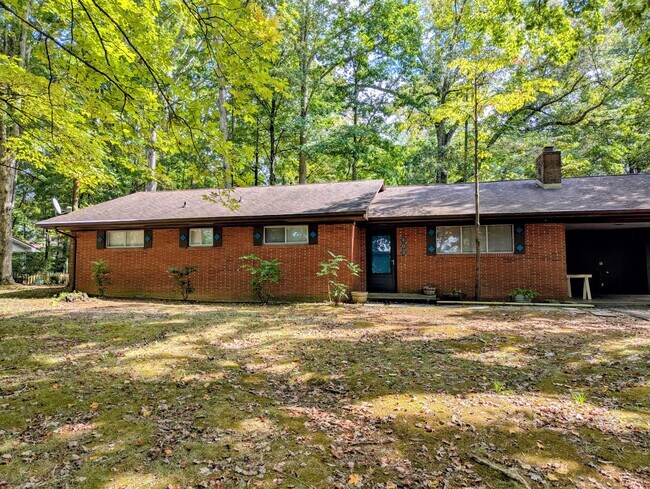 Primary Photo - 102 Piedmont Cir