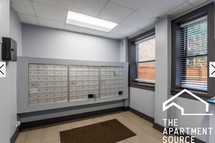 Building Photo - 505 W Belmont Ave