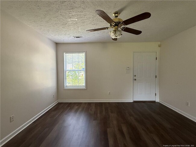 Building Photo - 203 Centipede Ln