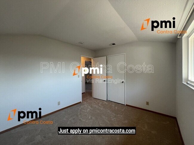 Building Photo - 2850 St Denis Dr