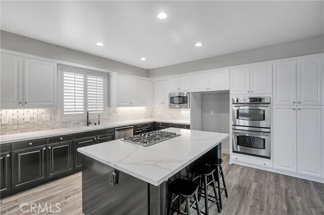 Building Photo - 26850 Peppertree Dr