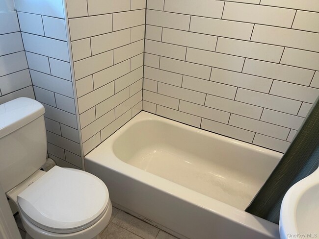 Building Photo - 74 Academy St