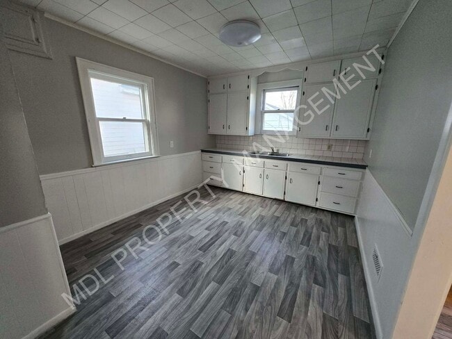 Building Photo - 4 Bed / 2 Bath House in Saginaw