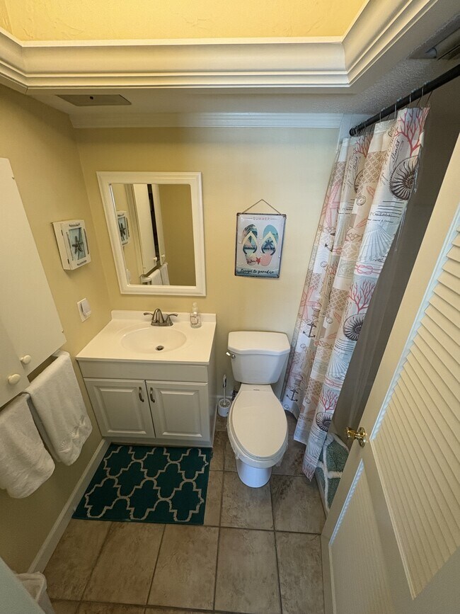 Building Photo - 708 S Tamiami Trl