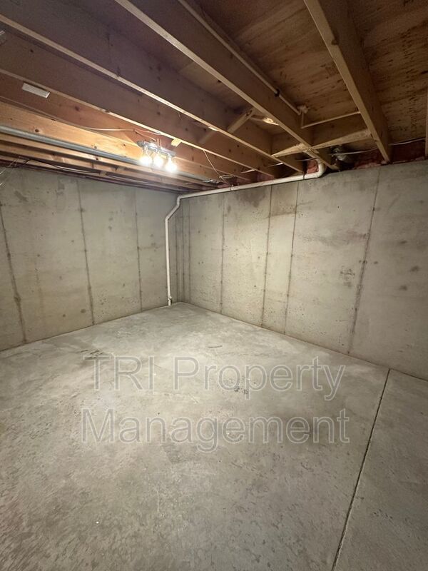 Building Photo - 3037 Antelope Rd