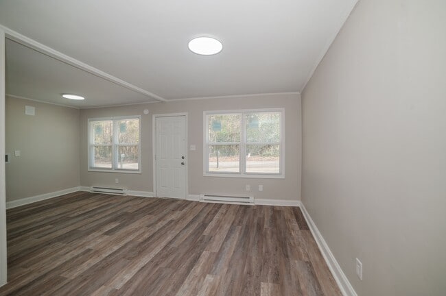 Building Photo - 5113 Higgins St