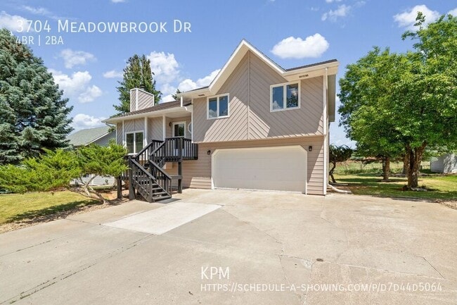 Building Photo - 3704 Meadowbrook Dr