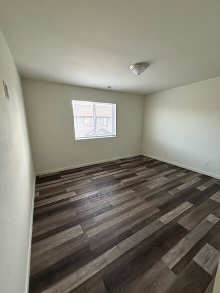 Building Photo - 2713 W Marina Dr