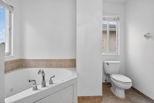 Building Photo - 19343 SW 60th Ct