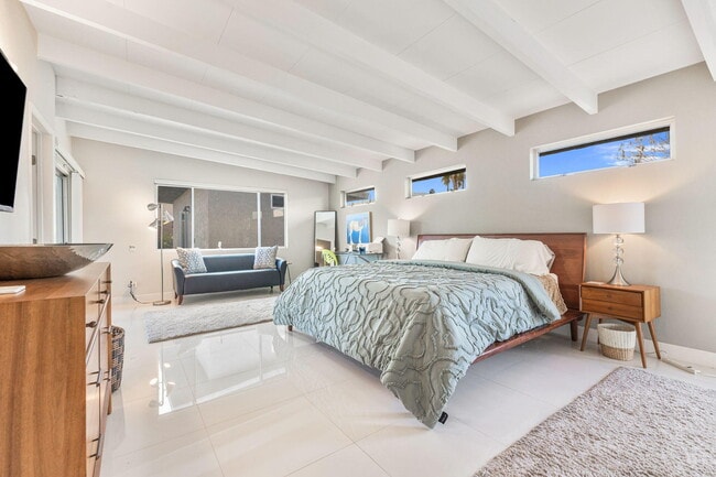 Building Photo - 73409 Little Bend Trail