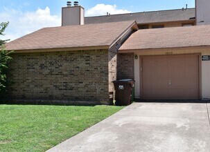 Building Photo - Four Plex