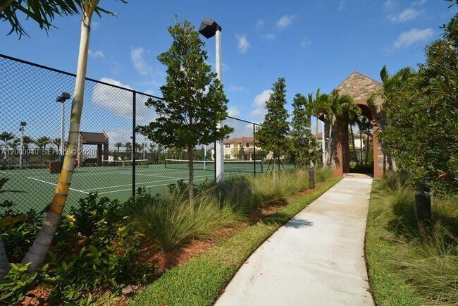 Building Photo - 8630 Lakeside Bnd