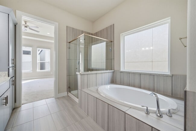 Building Photo - 1307 W 24th St