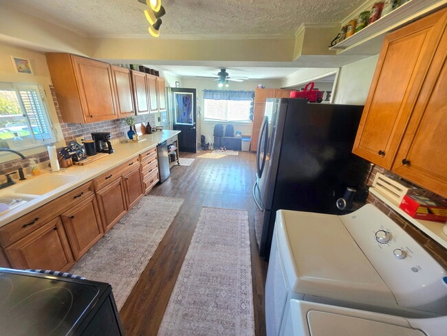 Building Photo - 15250 OH-56