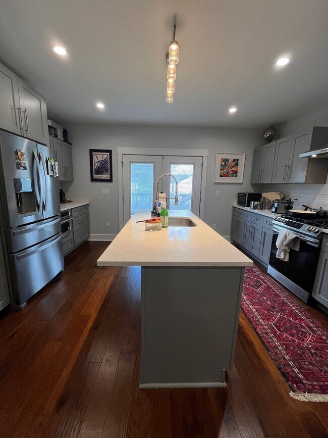 Building Photo - Lawrenceville 3 Bed, 2.5 Bath House with Parking for Lease July 1!