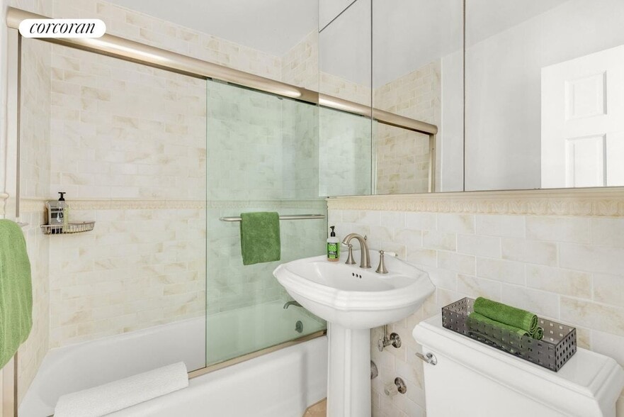 Building Photo - 301 E 22nd St