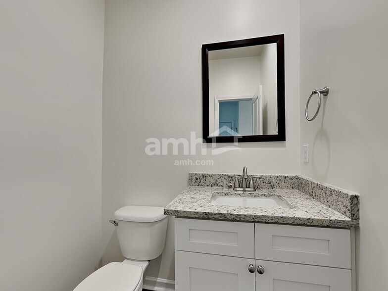 Building Photo - 122 Preservation Dr