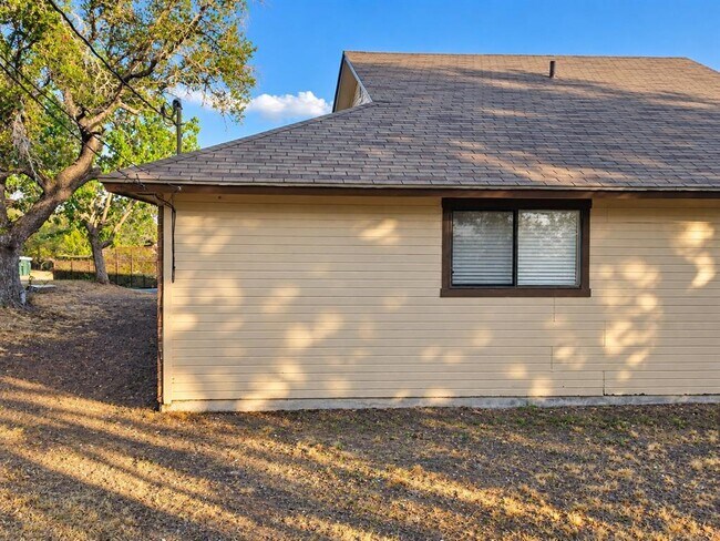 Building Photo - 105 Northern Dove Ln