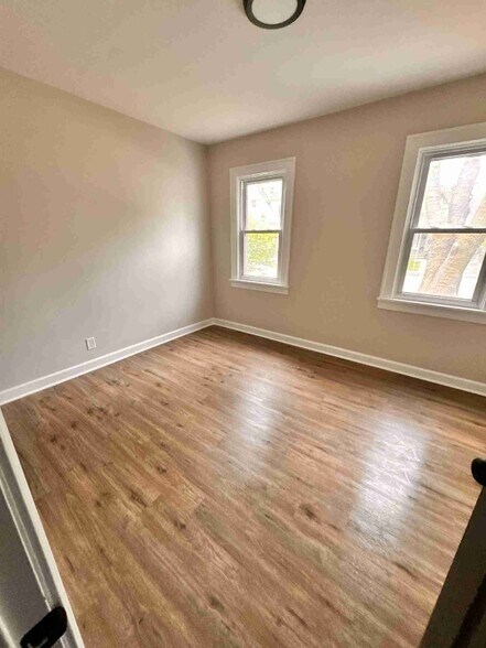 Building Photo - 15316 S Corbin St