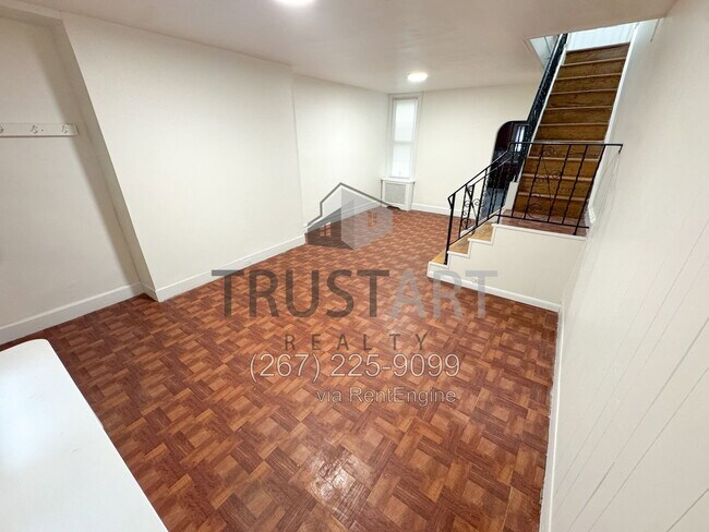 Building Photo - 2082 Albright St