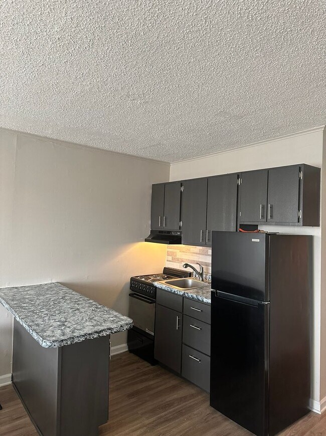 Building Photo - University Towers Unit 601: Studio Apartment ready for AUGUST 2026 move in!