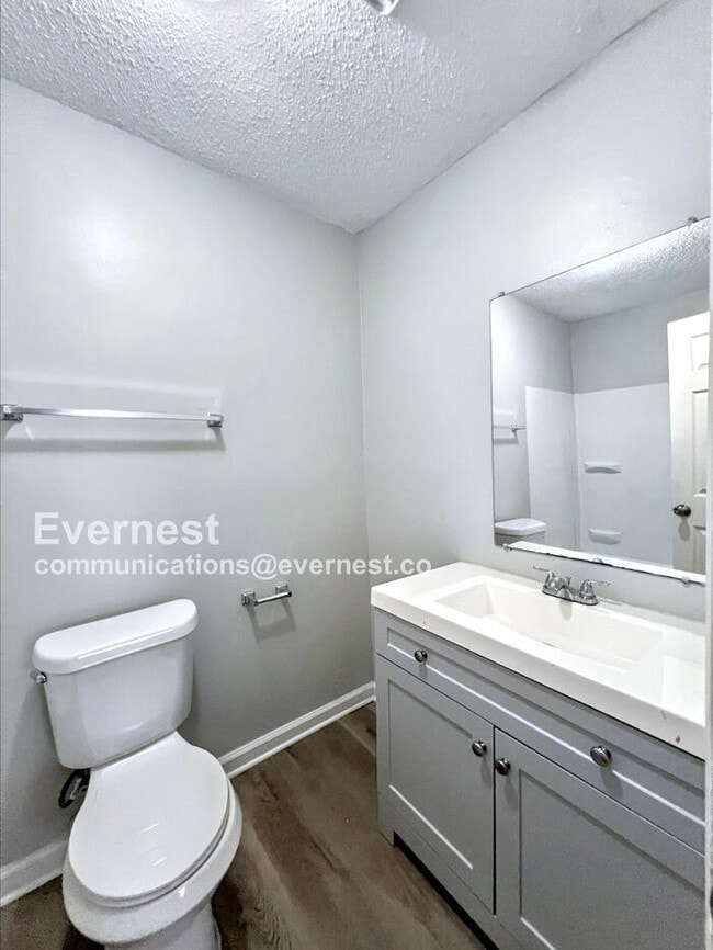 Building Photo - 533 Burkman Dr
