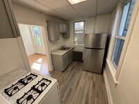 Building Photo - 702 Airbrake Ave