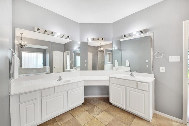 Building Photo - 2510 Pine Brook Dr