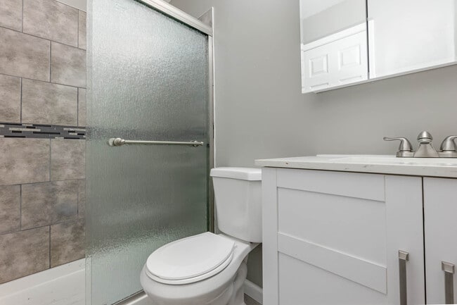 Building Photo - 324 Talbot Ct